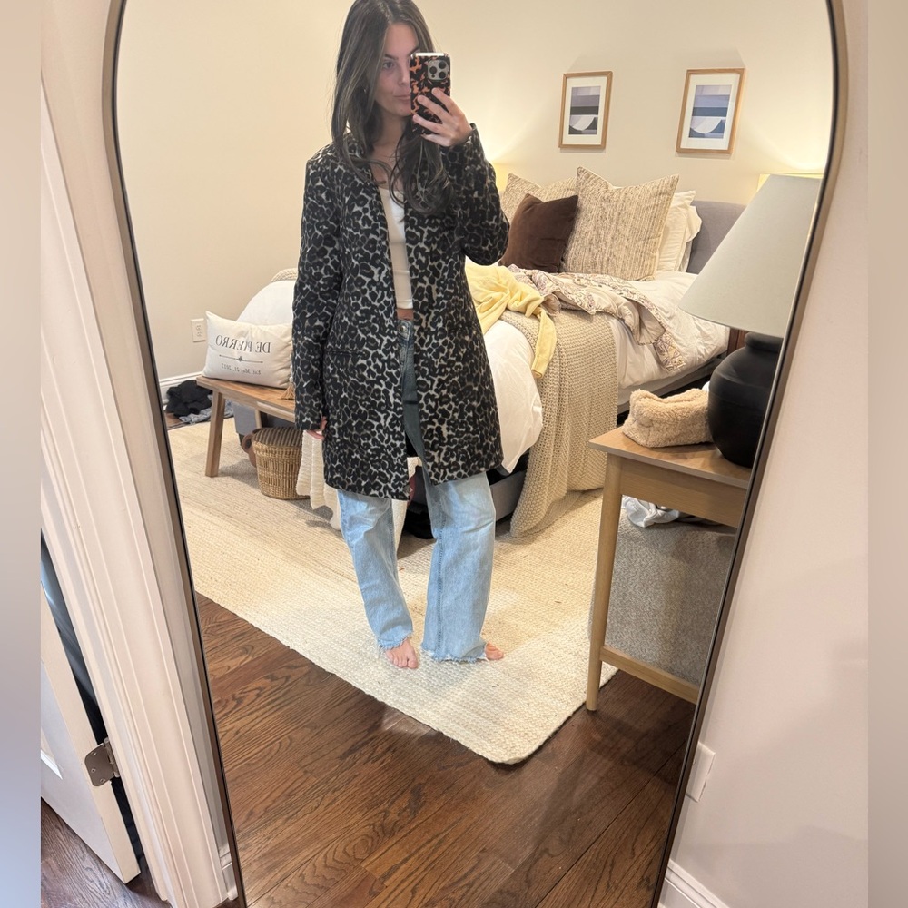 Johnston & Murphy Black and Gray Leopard Print Coat - Picture 5 of 9